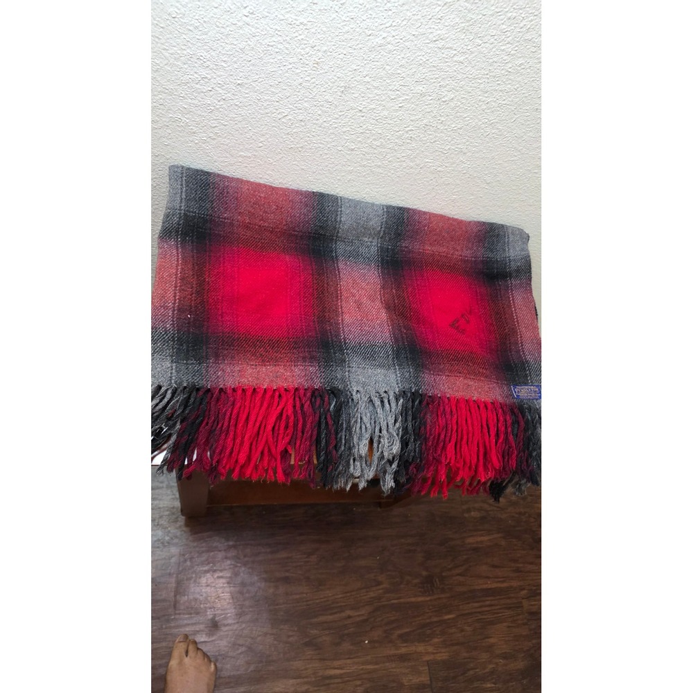 VTG Pendleton Wool Throw Blanket Red Black Grey Plaid Fringed Y2k 51x70